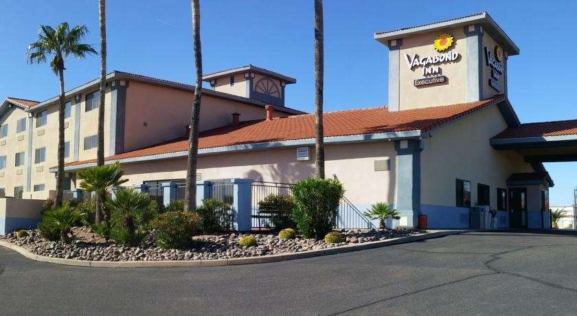 Vagabond Inn Executive Green Valley Exterior photo